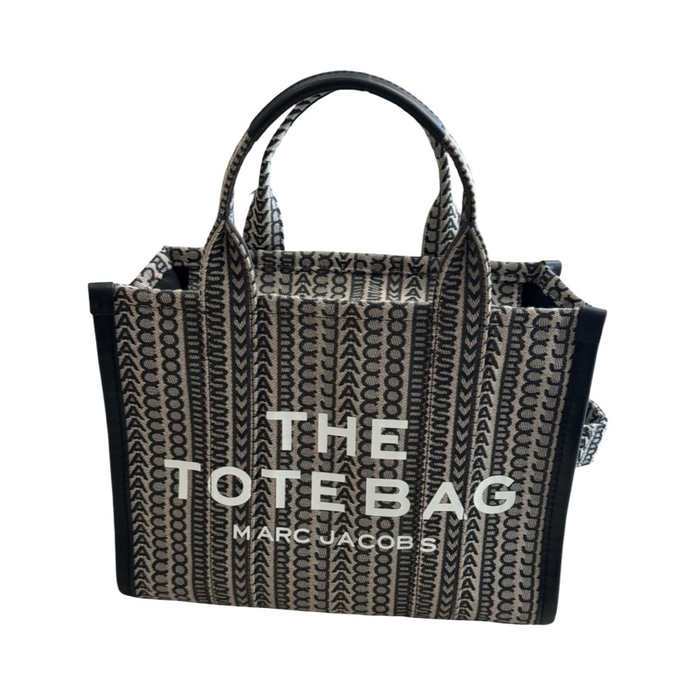 Marc Jacobs Black and White Tote Bag 🖤 Limited Edition.